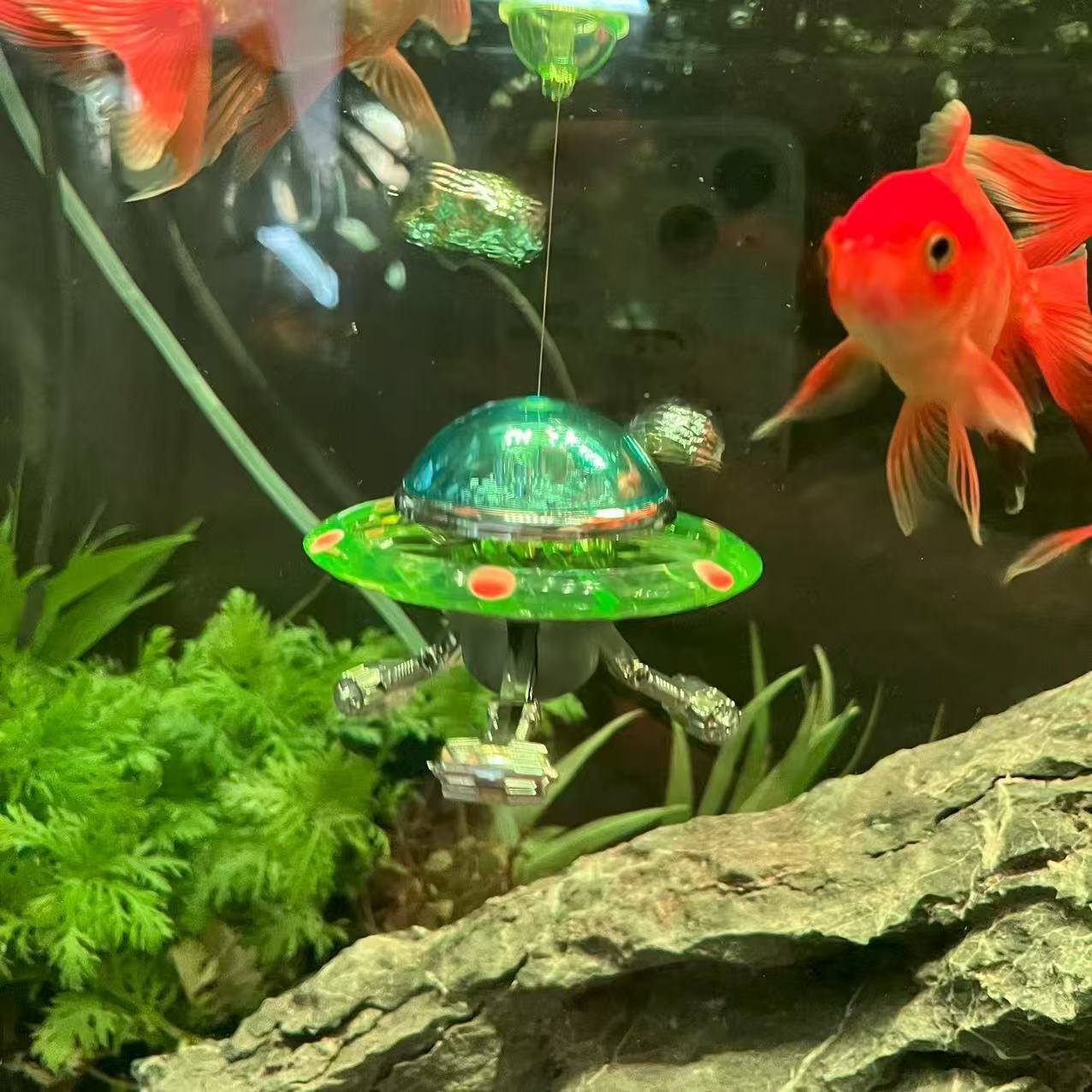 Aquarium Fish World - Suspended UFO Aquarium Statue World of